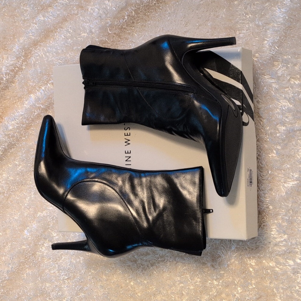 NIB Nine West blk boots Size 9 1/2